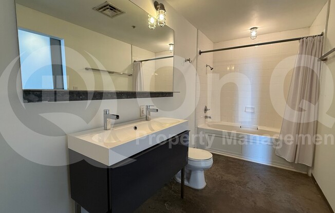 1 bed, 1 bath, 1,039 sqft, $1,649, Unit 911