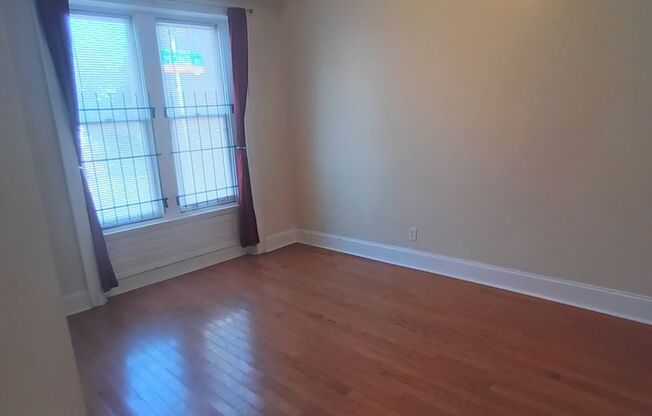 3 beds, 1 bath, $1,850, Unit 1