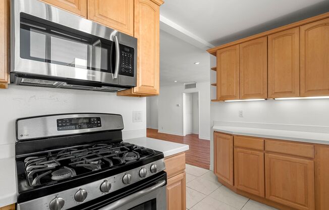 1 bed, 1 bath, 885 sqft, $3,095, Unit 409