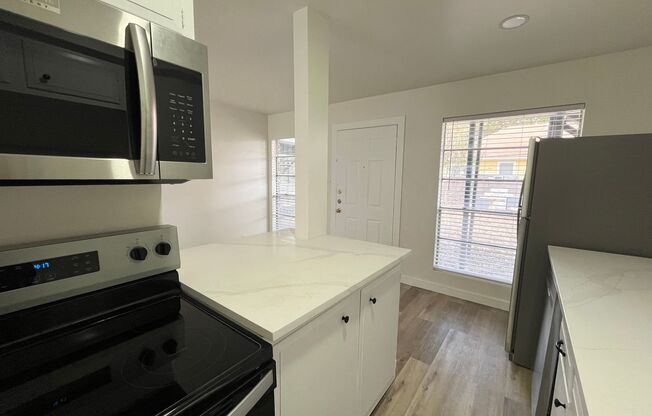 Studio, 1 bath, 400 sqft, $1,200, Unit 102