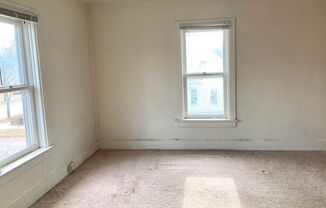 2 beds, 1 bath, $825