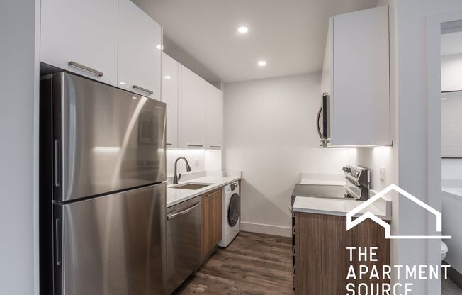 The Ivy: Uptown 2 Bed with In-Unit Laundry & Steps to Foster Beach!