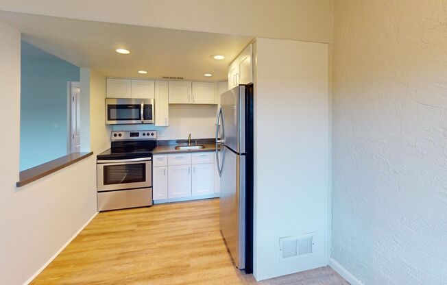 2 beds, 1 bath, 900 sqft, $1,390, Unit 25