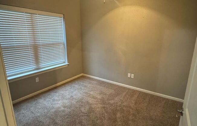 2 beds, 2 baths, $1,150, Unit Walnut A103