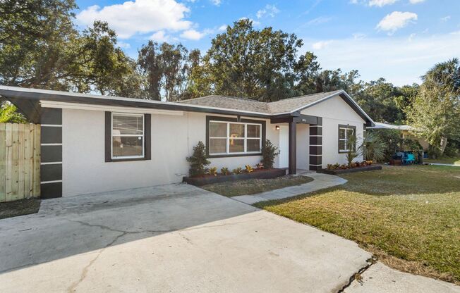 Large 3bdrm/1bath House **Section 8 OK** $2195.00 ***