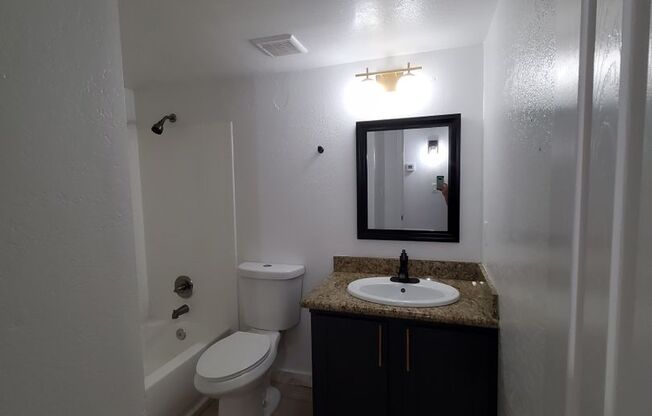 2 beds, 1 bath, 850 sqft, $1,395, Unit 114