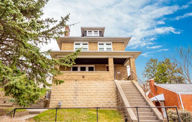 AVAILABLE FOR EARLY DECEMBER! Do not miss this HUGE 3-BEDROOM / 2-BATHROOM home in CARRICK! SECTION 8 ACCEPTED!