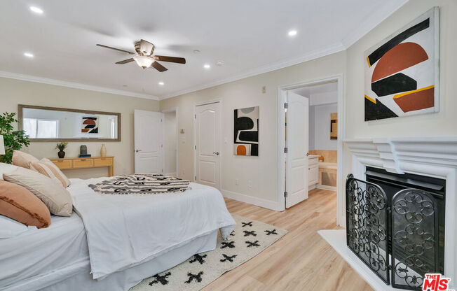 118 S Clark Drive