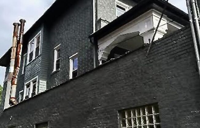 2111-2119 Murray Ave
