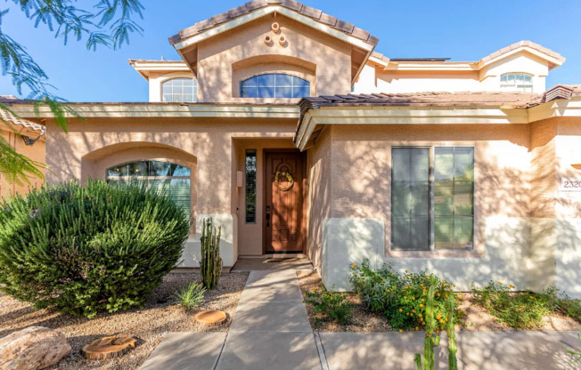 2320 W FRST PLEASANT PL