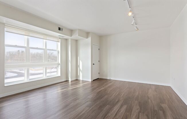 1 bed, 1 bath, 695 sqft, $1,795, Unit 321