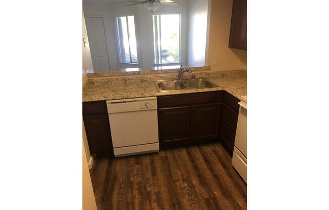 2 beds, 1 bath, 875 sqft, $1,600, Unit 220