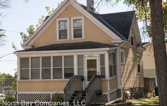 1222 Como Ave SE