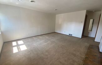 2 beds, 1 bath, $1,400, Unit 360603