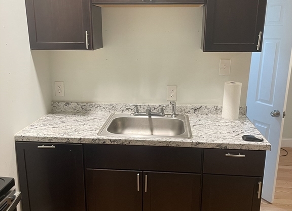 1 bed, 1 bath, $1,500, Unit 6