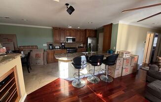 3 beds, 2 baths, $3,500, Unit Unit 17