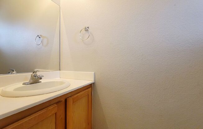 3 beds, 2.5 baths, $1,700