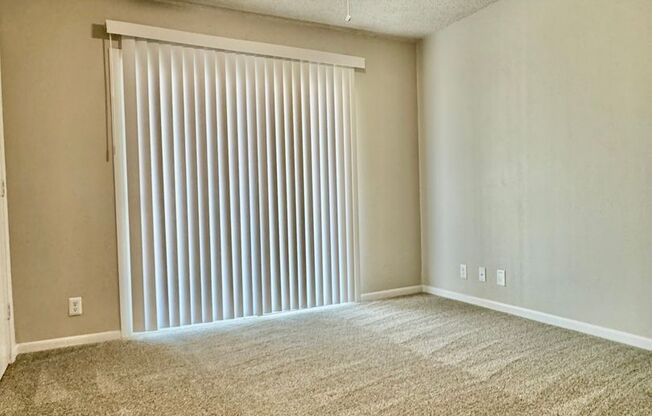 2 beds, 1 bath, 950 sqft, $1,000, Unit 304