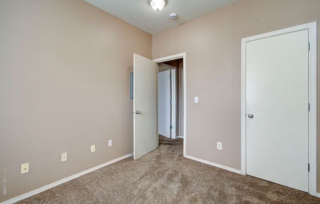 Ground Floor 2 bd, 2 ba Condo - Avail Now!