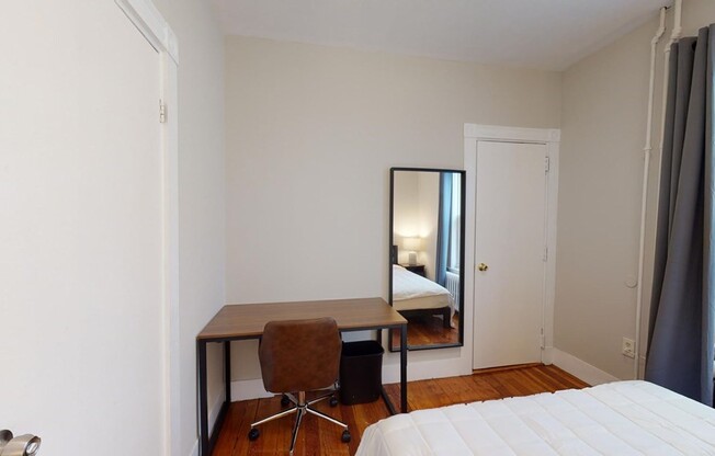 3 beds, 1 bath, $3,200, Unit 1