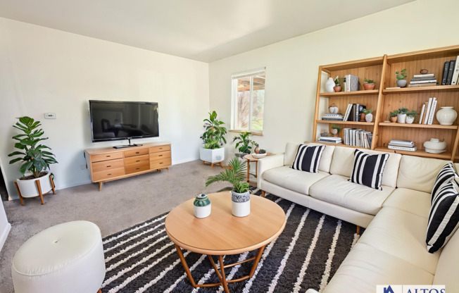 4442 4444 ELIZABETH ST