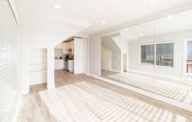 1836 THE STRAND, HERMOSA