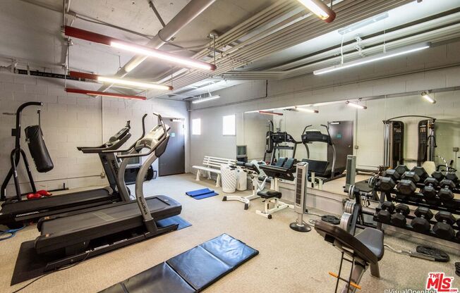 514 S Barrington Ave