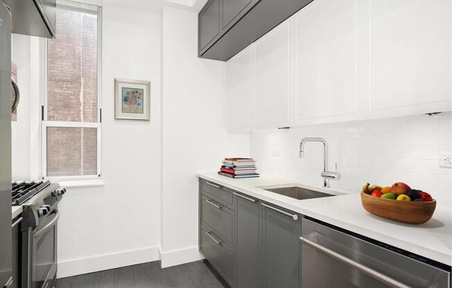 2 beds, 2 baths, $6,650, Unit 526