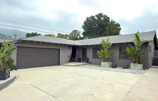 Beautiful 4 bedroom, 2 bathroom house with pool.