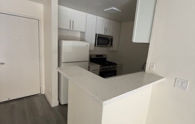 1 bed, 1 bath, 608 sqft, $1,641, Unit 213