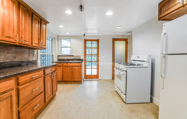 1227 MASONIC AVE
