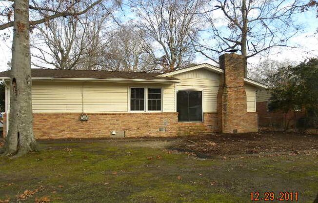 3 beds, 1.5 baths, $1,600