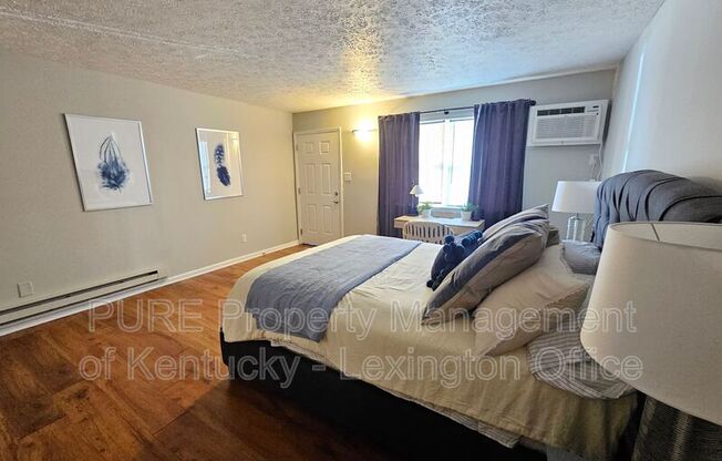 256 Lyndhurst Pl