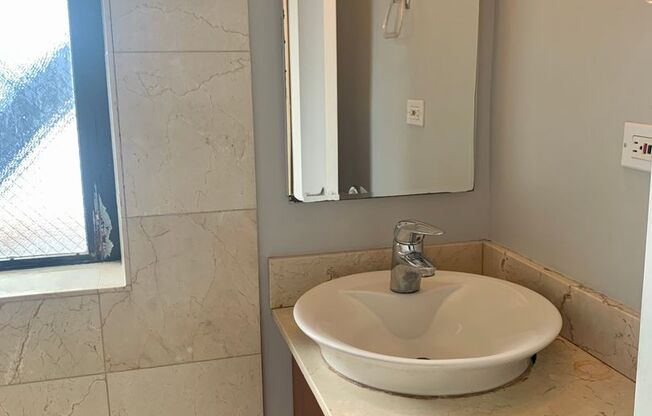 1 bed, 1 bath, $1,750, Unit 606