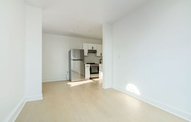 2 beds, 1 bath, 650 sqft, $1,395, Unit C8