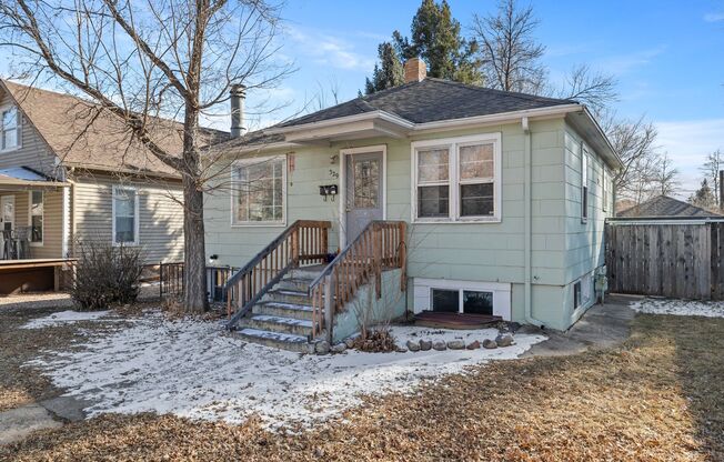 Excellent Main Floor Duplex Unit in Heart of Fort Collins!