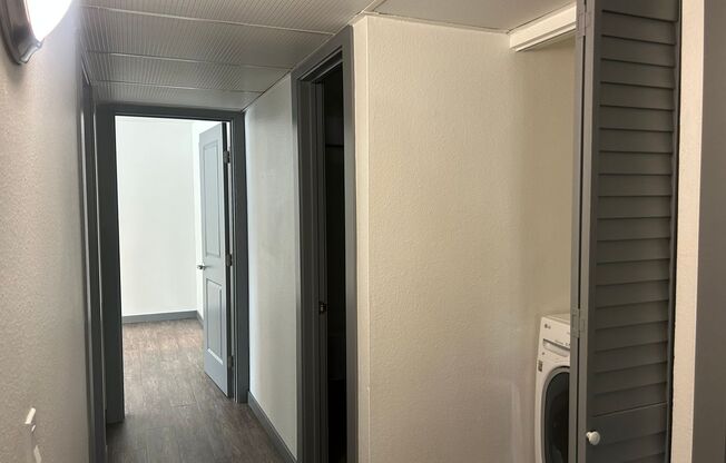 2 beds, 1 bath, 920 sqft, $2,990, Unit A086