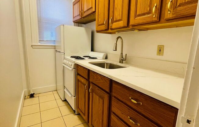 2 beds, 1 bath, 595 sqft, $3,200, Unit 46