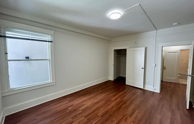 1112 LARKIN ST