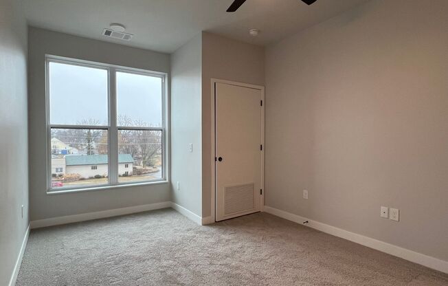 1 bed, 1 bath, 647 sqft, $1,540, Unit WR 305-215