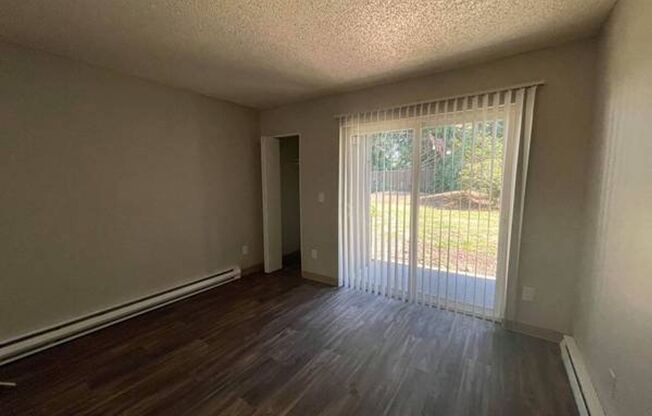 2 beds, 1 bath, 760 sqft, $1,350, Unit 02