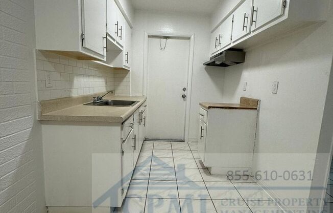 1 bed, 1 bath, 642 sqft, $1,550, Unit 18