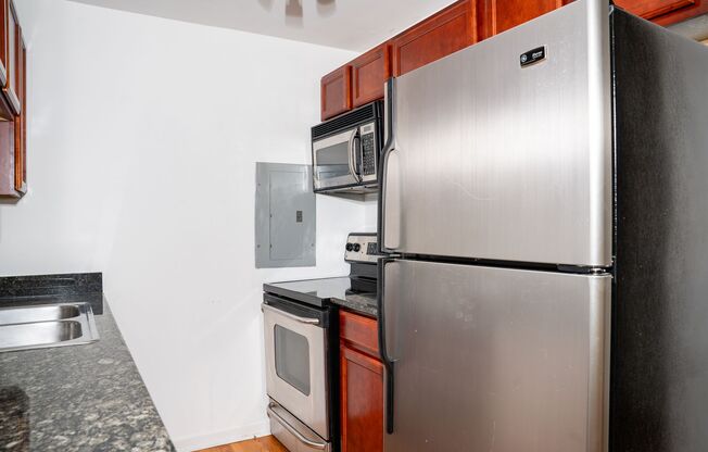 1 bed, 1 bath, 450 sqft, $1,625, Unit 4715-3 GDN
