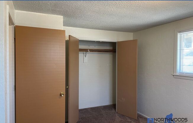 2 beds, 1 bath, $1,150, Unit # 5