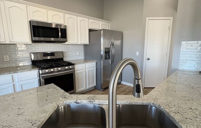 Stylish 4-Bedroom Home in Waterleaf with Modern Upgrades