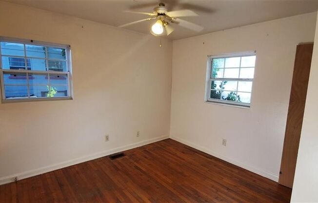 3 beds, 1 bath, $1,400