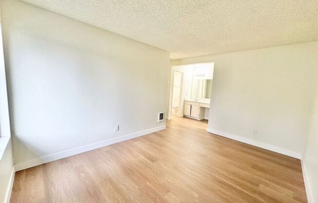 2 beds, 2 baths, 930 sqft, $2,500, Unit 22