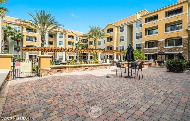 3 beds, 2 baths, $1,950, Unit UNIT 1724