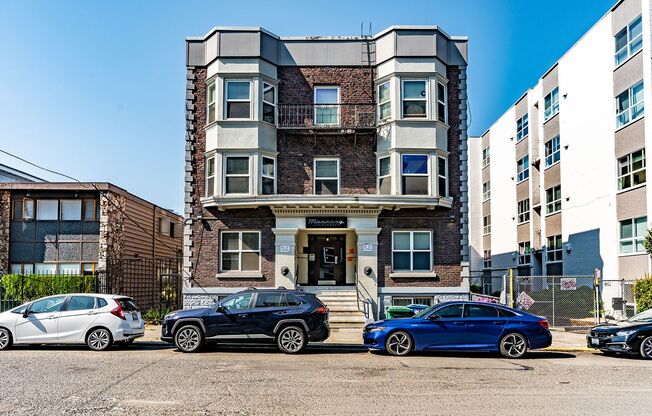 Mercury Apartments – Modern Living in a Classic Seattle Building