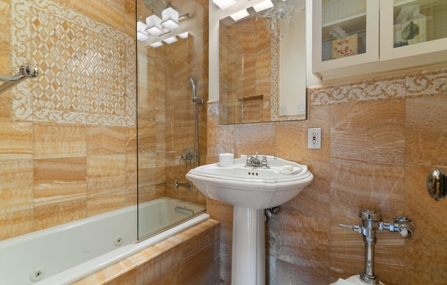 1 bed, 1 bath, 577 sqft, $4,000, Unit 3L